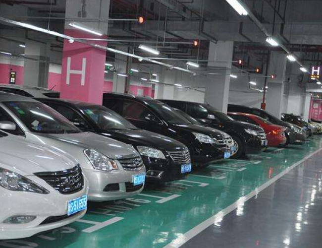 萬達地下停車庫通風管道